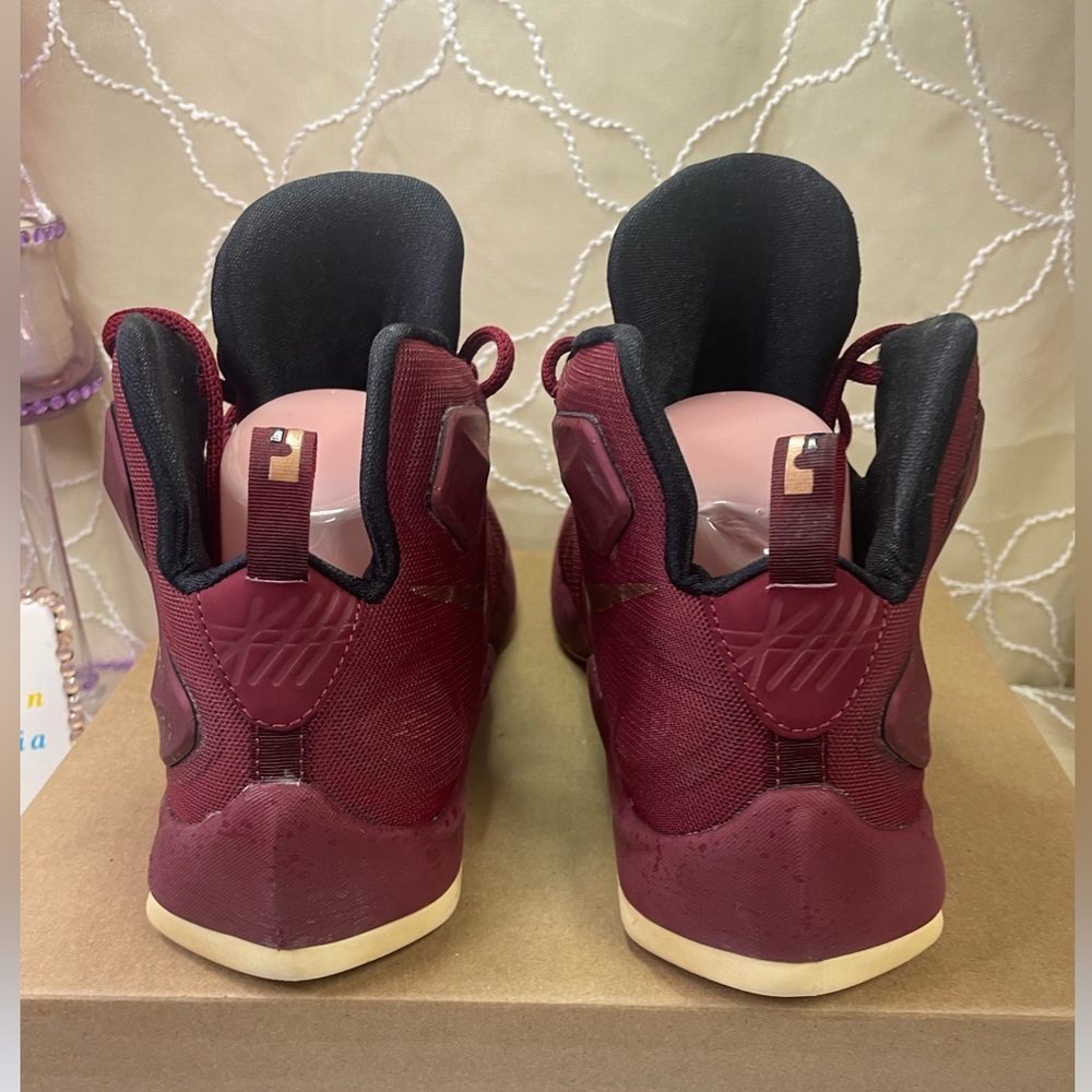 Lebron 13‎ Maroon and Gold size 6.5 Y Kids - Picture 6 of 11